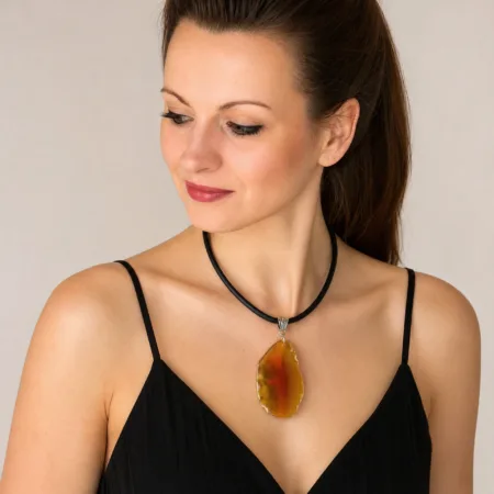 Oranžā Ahāta kaklarota