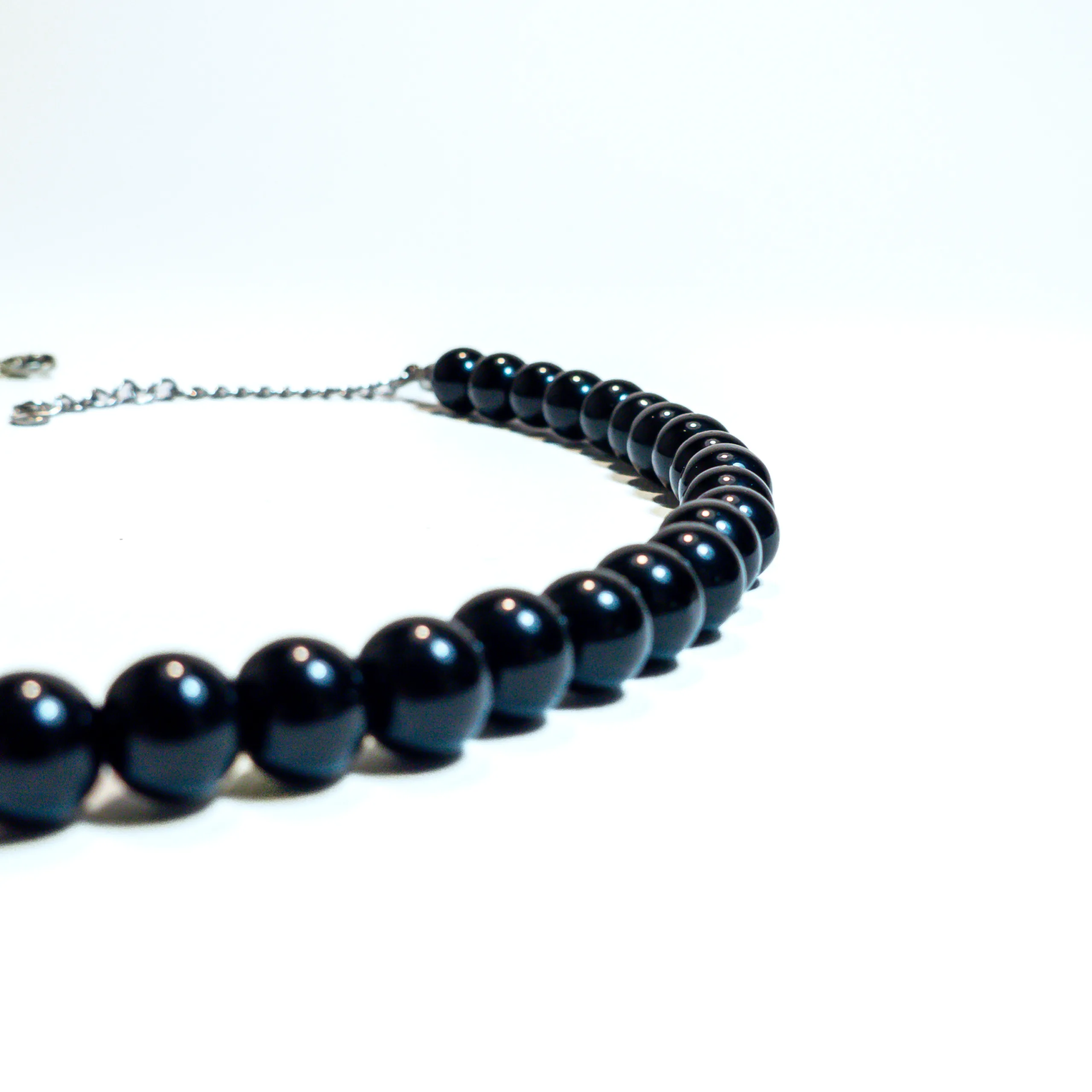Melnā obsidiāna kaklarota – Klusums - Image 4